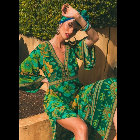 Nine Lives Bazaar Empire Dress Emerald Green💚🍀 - Picture 4 of 16